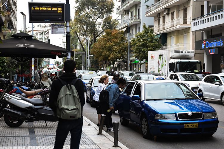 Ελεύθερη πρόσβαση στις λεωφορειογραμμές για όλο το 24ωρο ζητούν οι οδηγοί ταξί