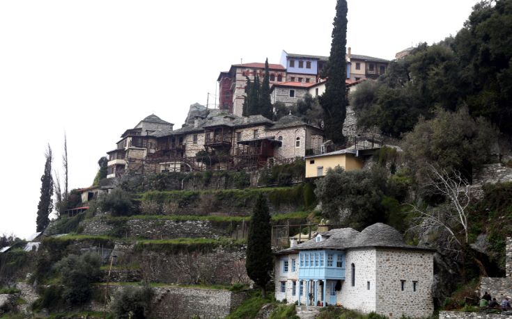 Δύο ακόμη νεκροί μοναχοί σήμερα από κορωνοϊό στο Άγιο Όρος