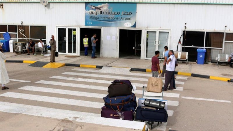 Λιβύη: Βροχή ρουκετών στο αεροδρόμιο της Τρίπολης