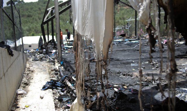 Θεσσαλονίκη: Φωτιά σε βαγόνια του ΟΣΕ