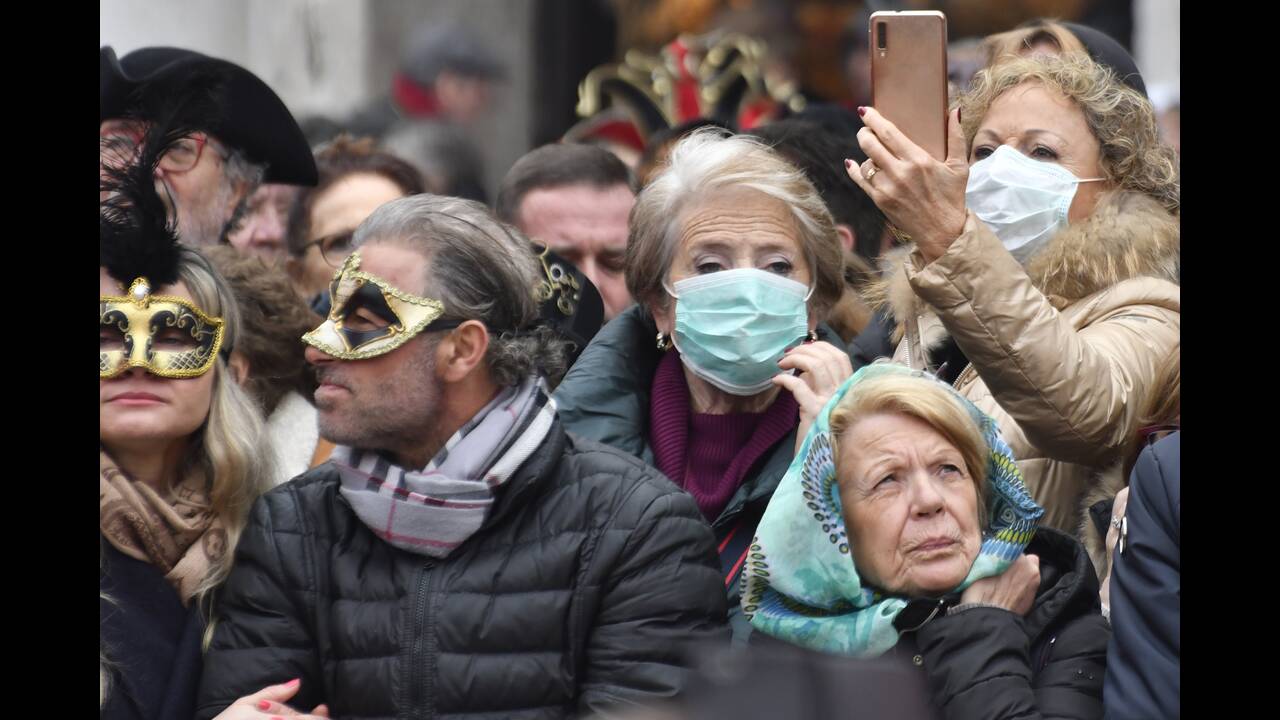 Κοροναϊός: Η επιστροφή των μαθητών από Ιταλία-παίρνουν μάσκες από την πρεσβεία