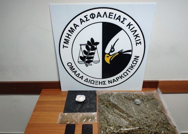 Θεσσαλονίκη: 62χρονη «ταχυδρόμος» κοκαΐνης και χασισιού