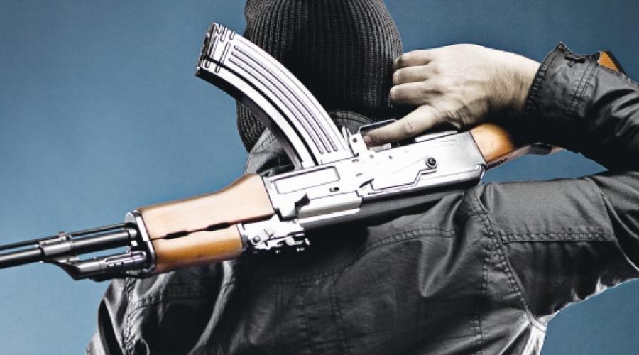 Πυροβολισμοί με Καλάσνικοφ στη Μάνδρα: Ανθρωποκυνηγητό για τους δράστες