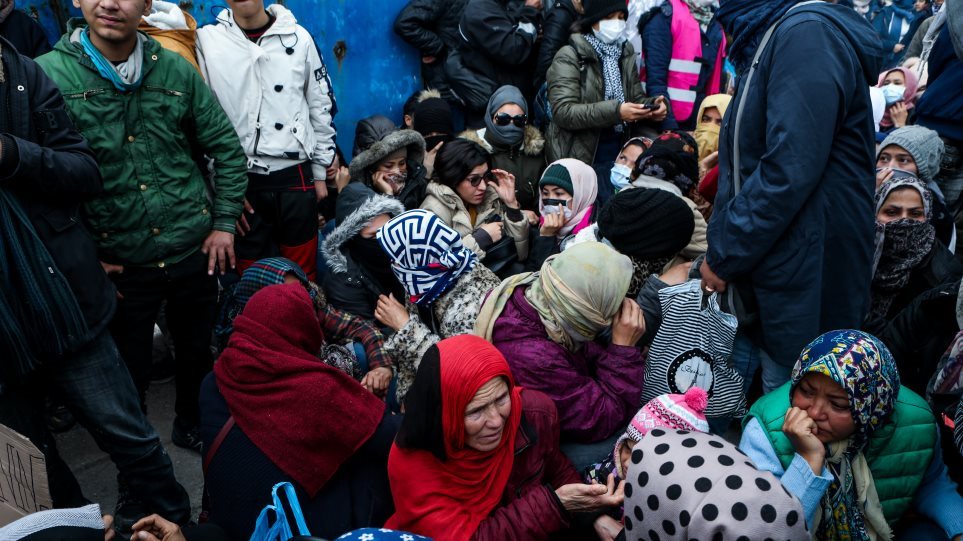 Μεταναστευτικό: Παρατείνονται για 5 μήνες οι άδειες διαμονής