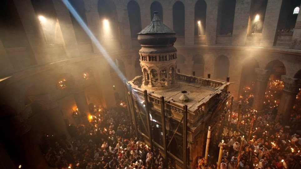 Εκκλησία: Κανονικά το Άγιο Φως στην Ελλάδα, λένε τα ισραηλινά μέσα