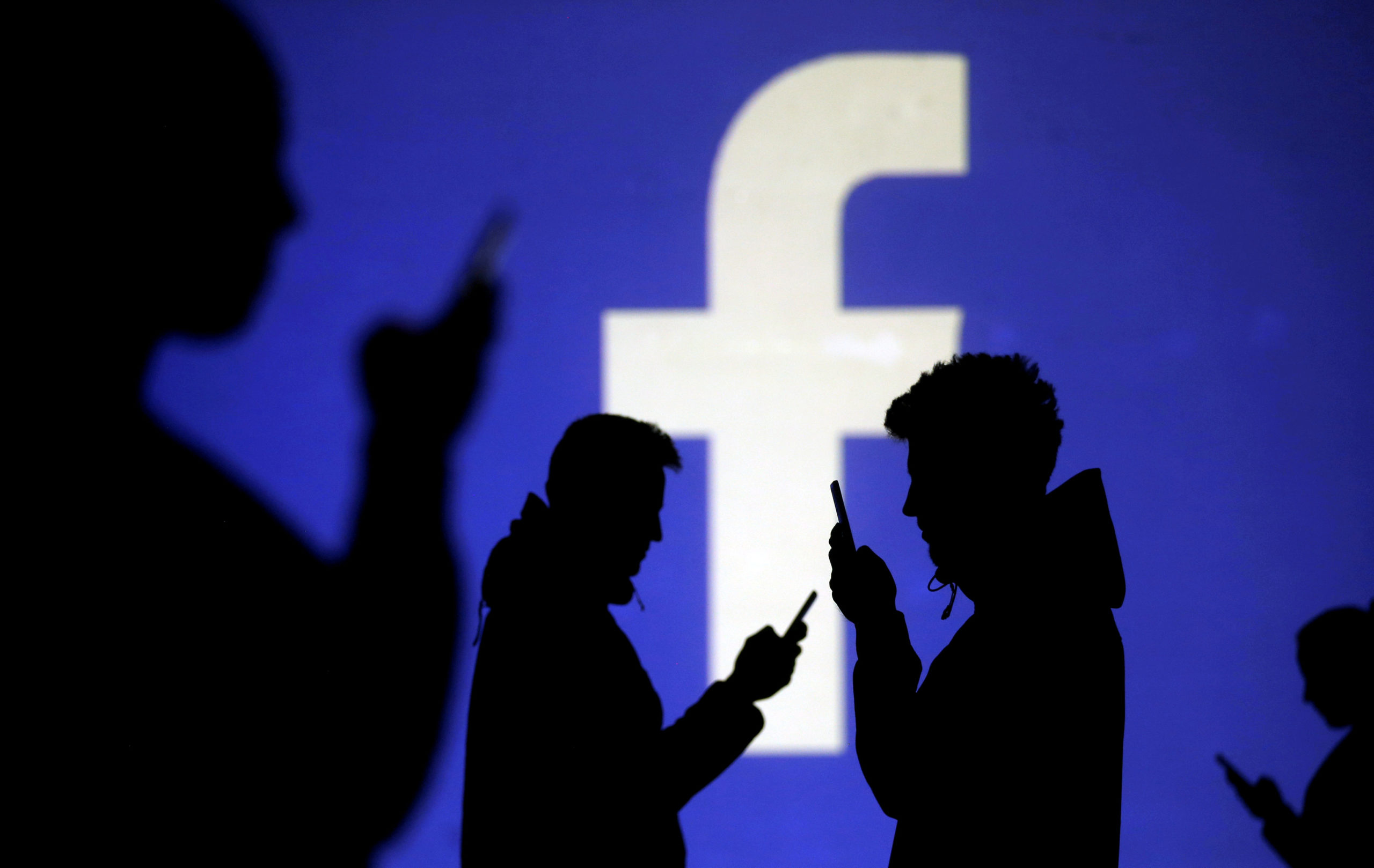 Καταρρέει το Facebook λόγω κορωνοϊού - Απολύσεις και μειώσεις μισθών