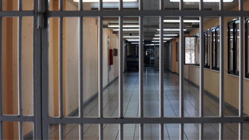 Κορωνοιός: Ποιοι κρατούμενοι θα αποφυλακιστούν