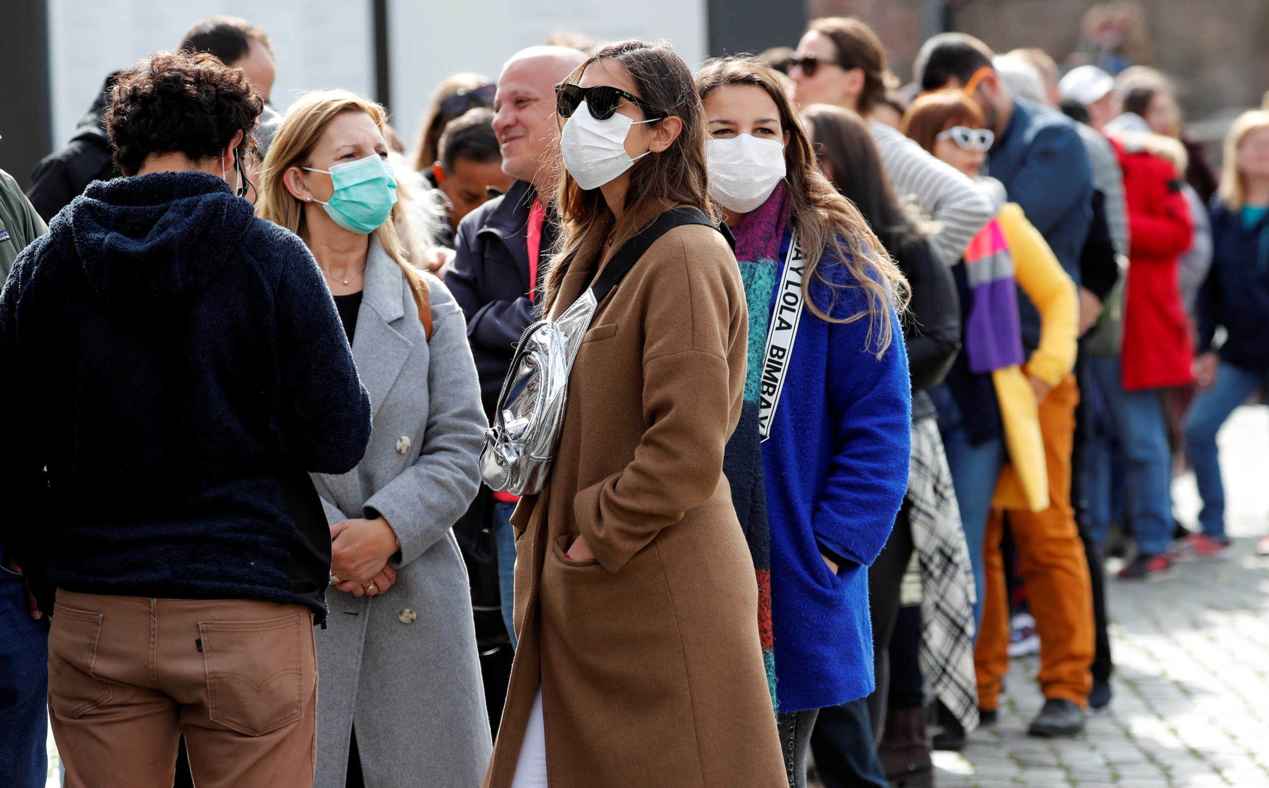 Κορωνοϊός: Η Ισπανία η πρώτη ευρωπαϊκή χώρα όπου επανέρχεται η υποχρεωτική χρήση μάσκας