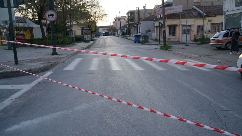 Κορωνοϊός: Σε καραντίνα οικισμός Ρομά στη Λάρισα - Μπλόκα αστυνομίας