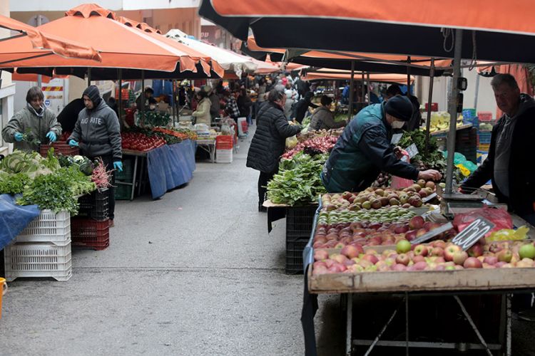 Κορωνοϊός: "Λουκέτο" σε τρεις λαϊκές αγορές