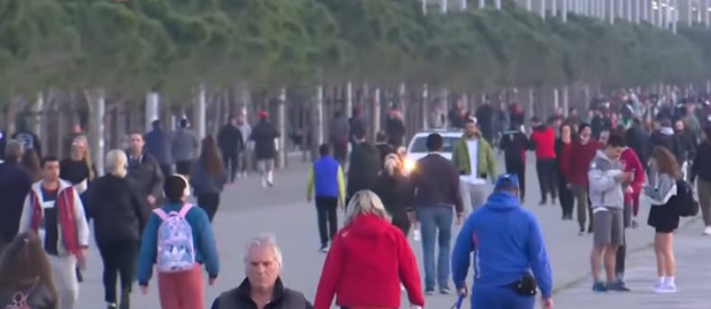Κορωνοϊός: Η αλήθεια για το βίντεο με τον κόσμο από την Νέα παραλία της Θεσσαλονίκης