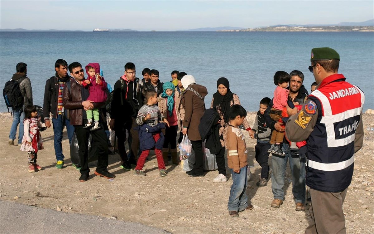 Οι Τούρκοι απειλούν τους μετανάστες - ή φυλακή ή Ελλάδα