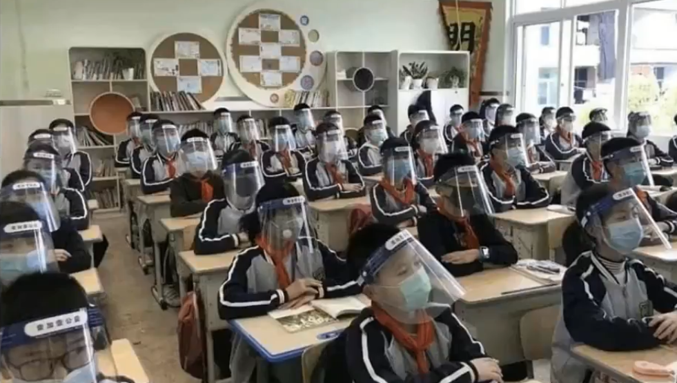 Κορωνοϊός: Απίστευτα μέτρα προστασίας για τους μαθητές στην Κίνα (βίντεο)