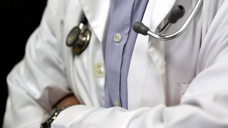 Κορωνοϊός: Γιατί οι εθελοντές βουλευτές γιατροί δεν έπιασαν ακόμη δουλειά