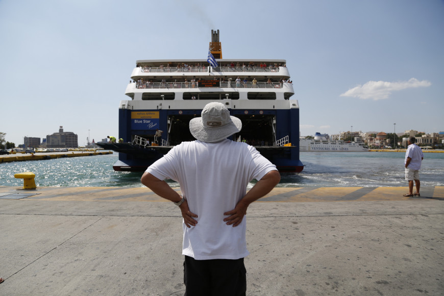 Νέα μέτρα: Πως θα γίνονται οι μετακινήσεις στα νησιά - Από τις 5 Ιουλίου δεν θα ισχύουν τα self test