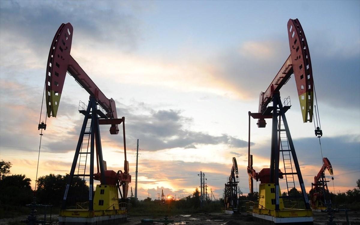Πετρέλαιο: Νέο ρεκόρ ανόδου τιμών - Πάνω από τα 64 δολάρια το βαρέλι