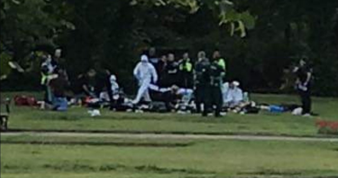 Φονική επίθεση σε πάρκο του Ρέντινγκ: Συνελήφθη ύποπτος για τον θάνατο 3 ανθρώπων - Ανοιχτό το ενδεχόμενο τρομοκρατίας
