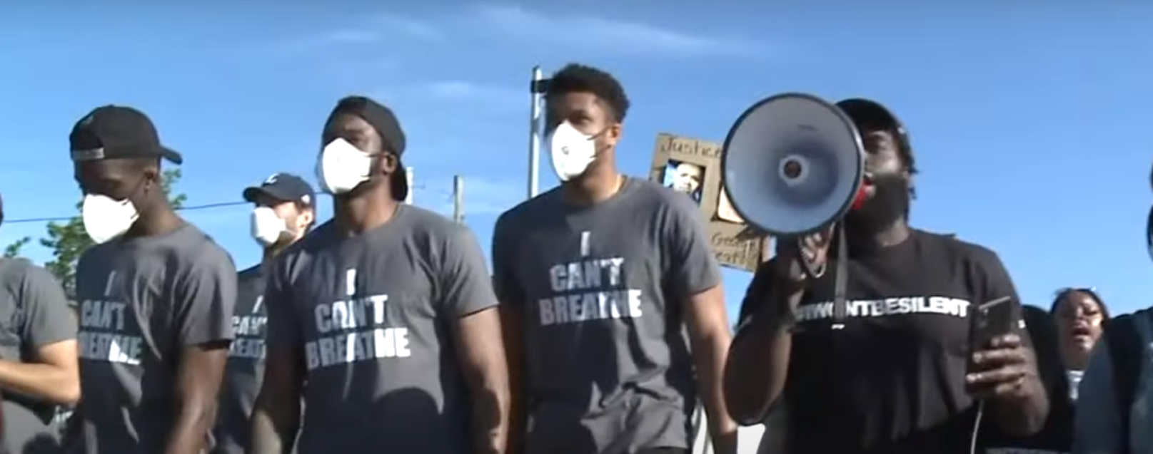 Τα αδέλφια Αντετοκούνμπο σε πορεία για τον Τζορτζ Φλόιντ - «Θέλουμε δικαιοσύνη» (βίντεο)