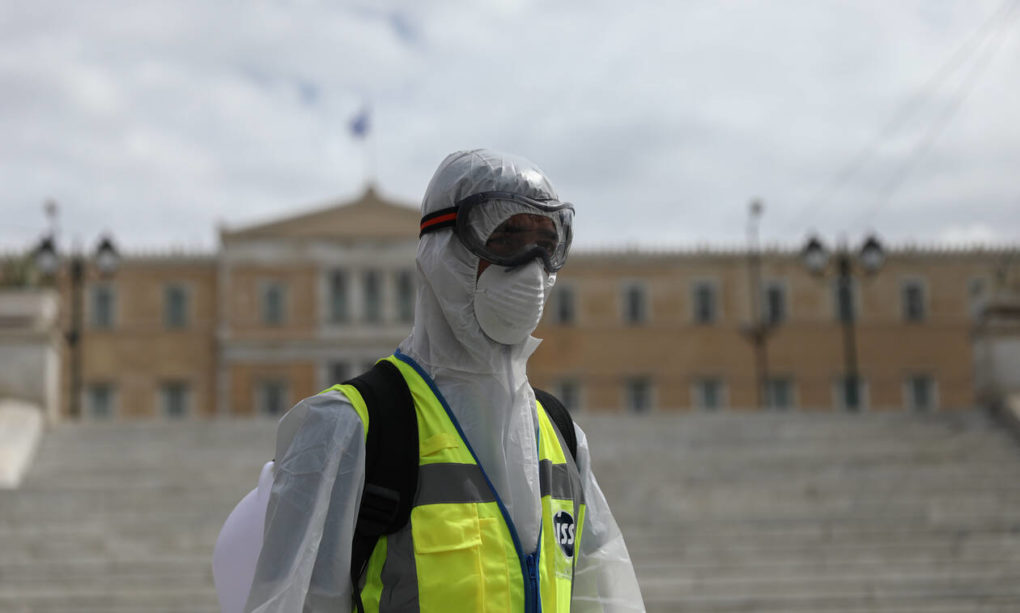 «Κρίσιμη Δευτέρα»: Τι επαναλειτουργεί στην Ελλάδα από σήμερα - Ξεκίνησαν και οι Πανελλήνιες 2020