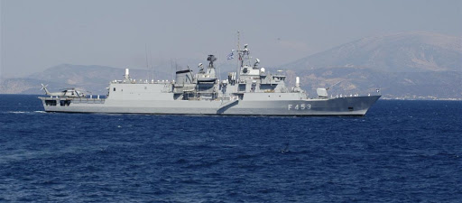 Θρίλερ στη θάλασσα της Λιβύης: Πλοίο μεταφέρει όπλα με συνοδεία τριών τουρκικών πολεμικών πλοιών!