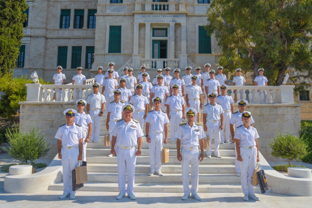Σχολή Ναυτικών Δοκίμων: Απονεμήθηκαν τα πτυχία στους αποφοιτήσαντες Ναυτικούς Δοκίμους του 2020