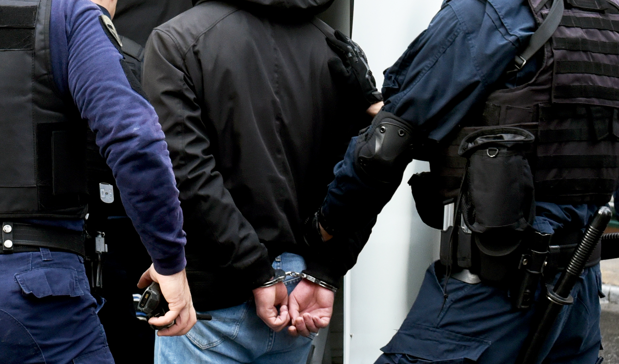 Θεσσαλονίκη: Σύλληψη τεσσάρων ατόμων για εκκρεμείς καταδικαστικές αποφάσεις