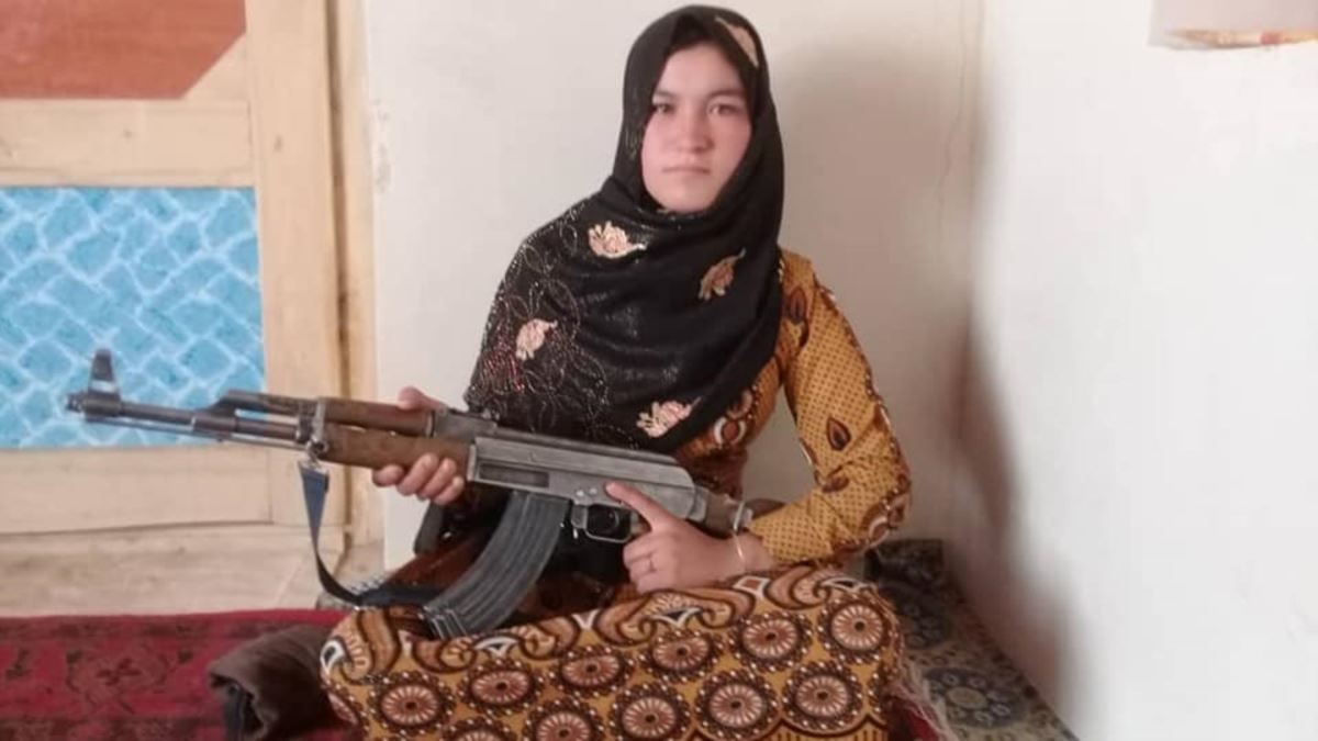 Έφηβη σκότωσε 2 Ταλιμπάν εκδικούμενη για τον θάνατο των γονιών της
