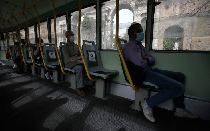 Ιταλία για covid-19: Αν δεν φορέσουν μάσκα όλοι θα υπάρξει lockdown