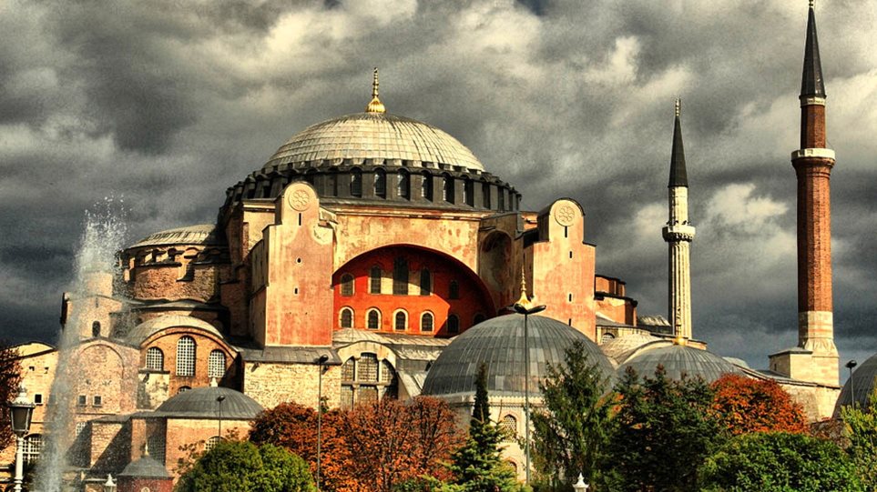 Τουρκία: Η Αγία Σοφία θα είναι ανοικτή για τους επισκέπτες εκτός των ωρών μουσουλμανικής προσευχής