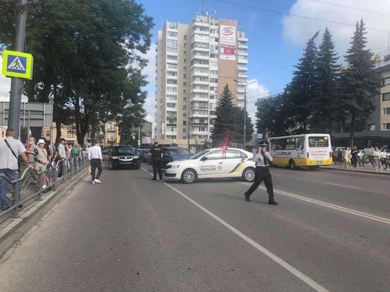 Πανικός στην Ουκρανία: Ενοπλος κρατά ομήρους 20 άτομα σε λεωφορείο