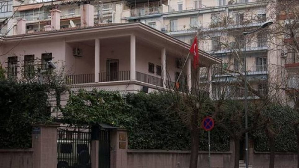 Θεσσαλονίκη: Συνελήφθη ο 57χρονος που πέταξε μπογιά στο τουρκικό προξενείο