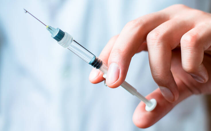 Γώγος για εμβόλιο Οξφόρδης: Είμαστε συγκρατημένα αισιόδοξοι...