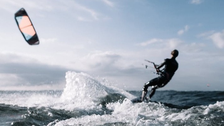 Μύκονος: Τραυματισμός 36χρονου χειριστή Kite Surf
