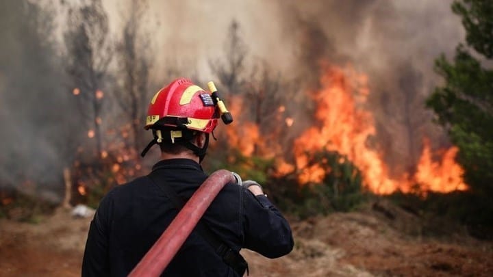 Φωτιά ΤΩΡΑ σε Δροσοπηγή - Βαρυμπόμπη Αττικής