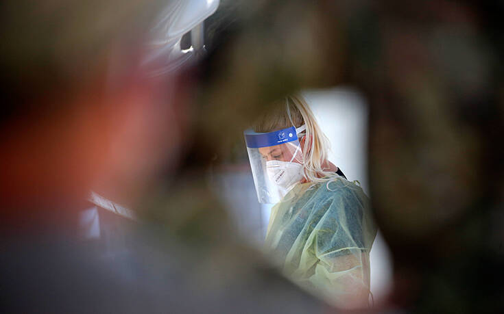 Κορωνοϊός: Αποσωληνώθηκε η 27χρονη γιατρός - Σοβαρά αγγειοχειρουργός από την παρέα της