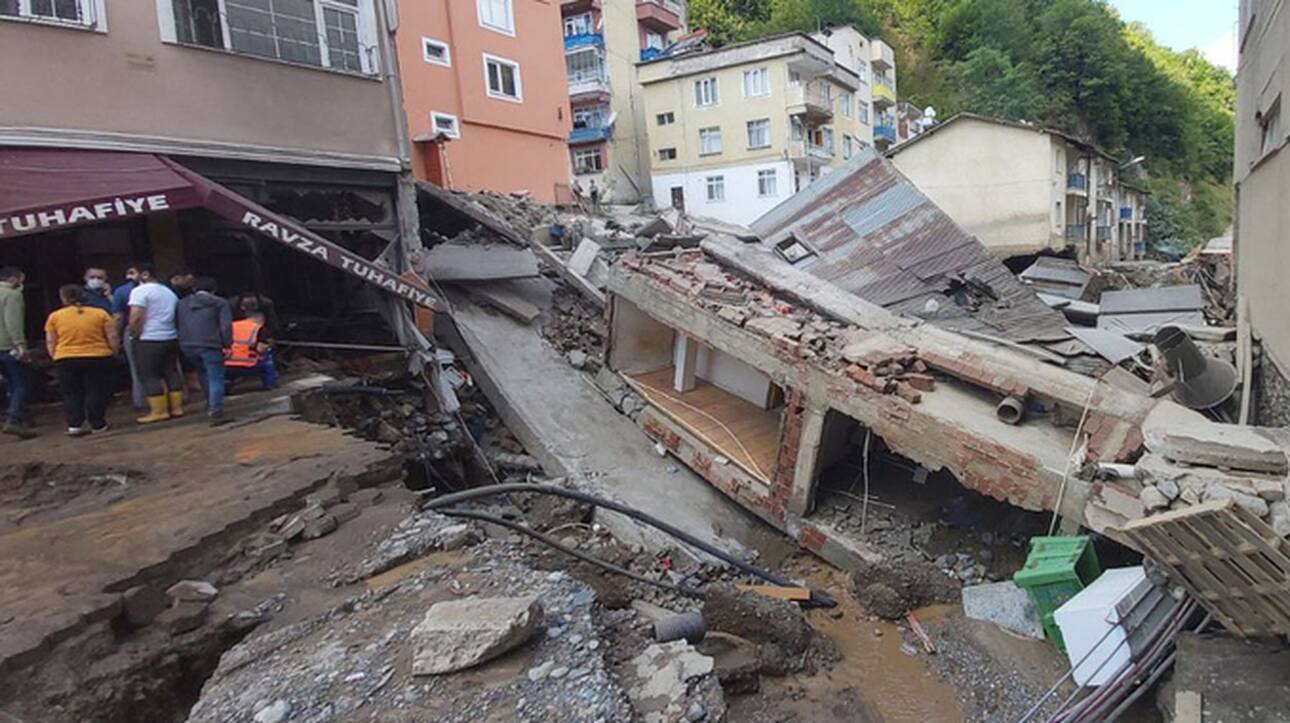 Τουρκία: Συγκλονιστικές εικόνες από τις πλημμύρες - Σε εξέλιξη έρευνες διάσωσης