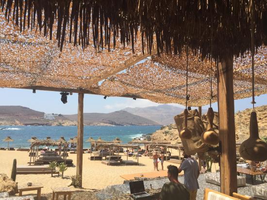 Μύκονος: Θετικός στον κορωνοϊό υπάλληλος σε πασίγνωστο beach bar