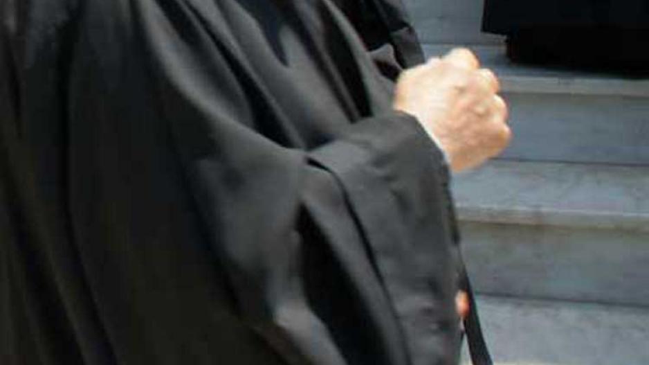 Κάλυμνος: Ιερέας συνελήφθη γιατί προέτρεπε τους πιστούς να μην φορούν μάσκες