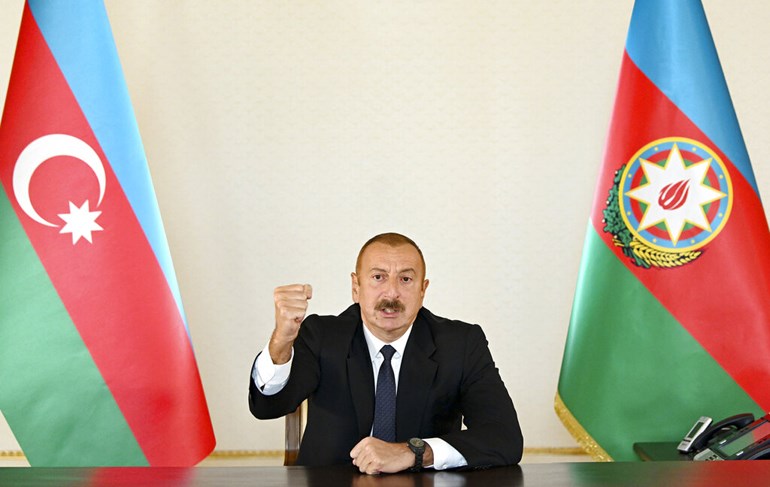 Ύψωσε τη σημαία του Αζερμπαϊτζάν στο Ναγκόρνο - Καραμπάχ ο Αλίγιεφ