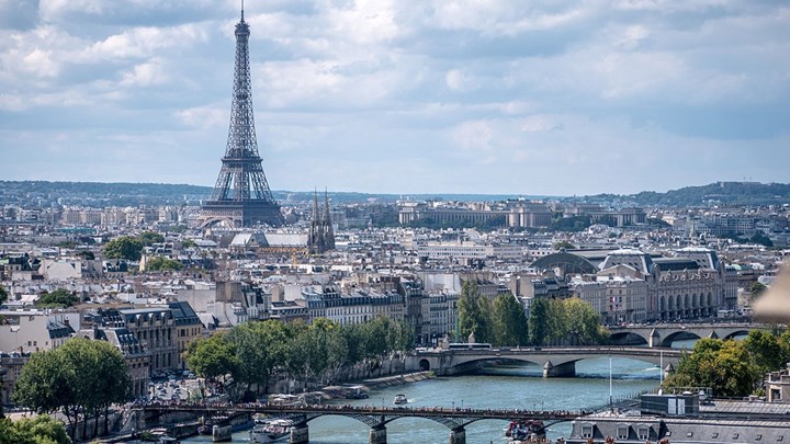 Παρίσι: Ήχος και δόνηση που θύμισε έκρηξη -Έγινε αισθητός και στα προάστιά του