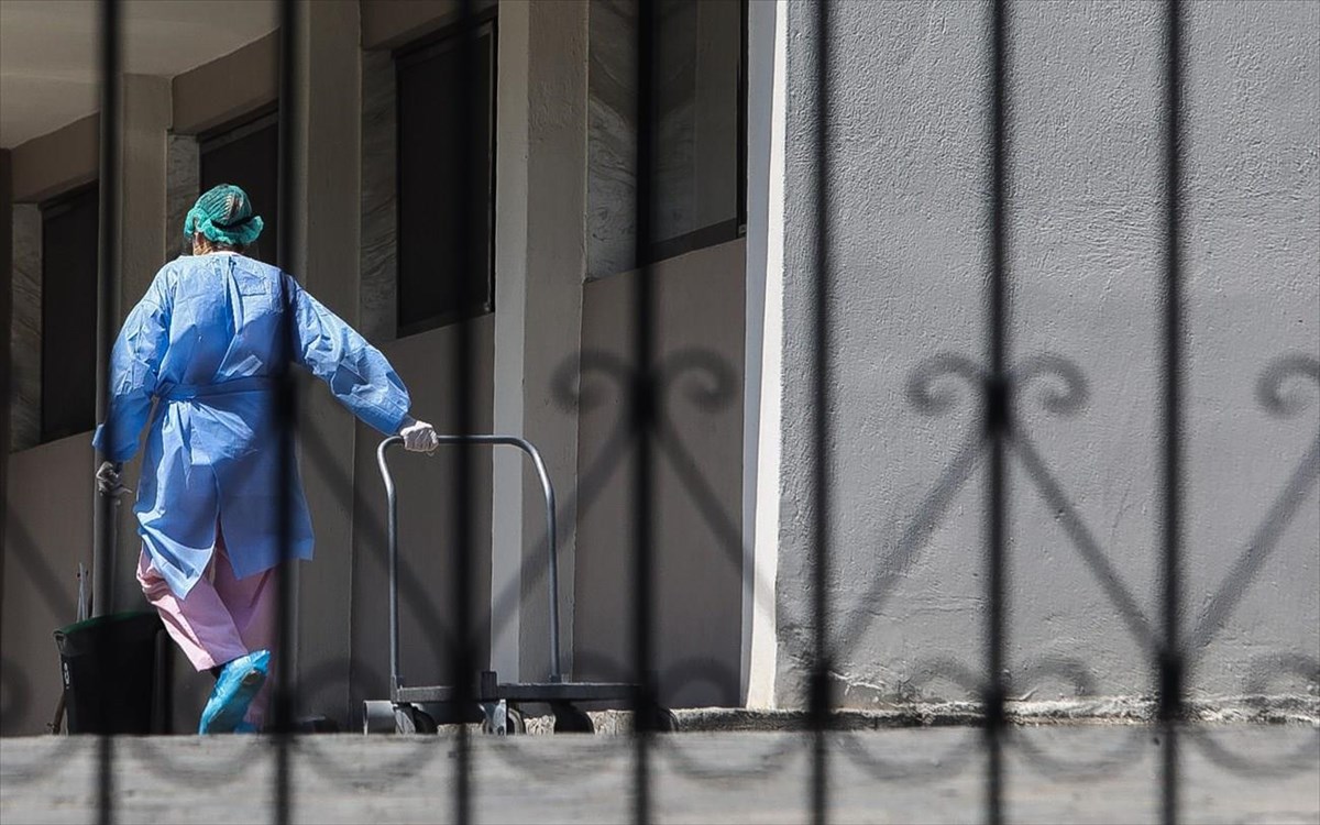 Κορωνοϊός: Και δεύτερος νεκρός μέσα σε λίγες ώρες - 282 τα θύματα στην Ελλάδα