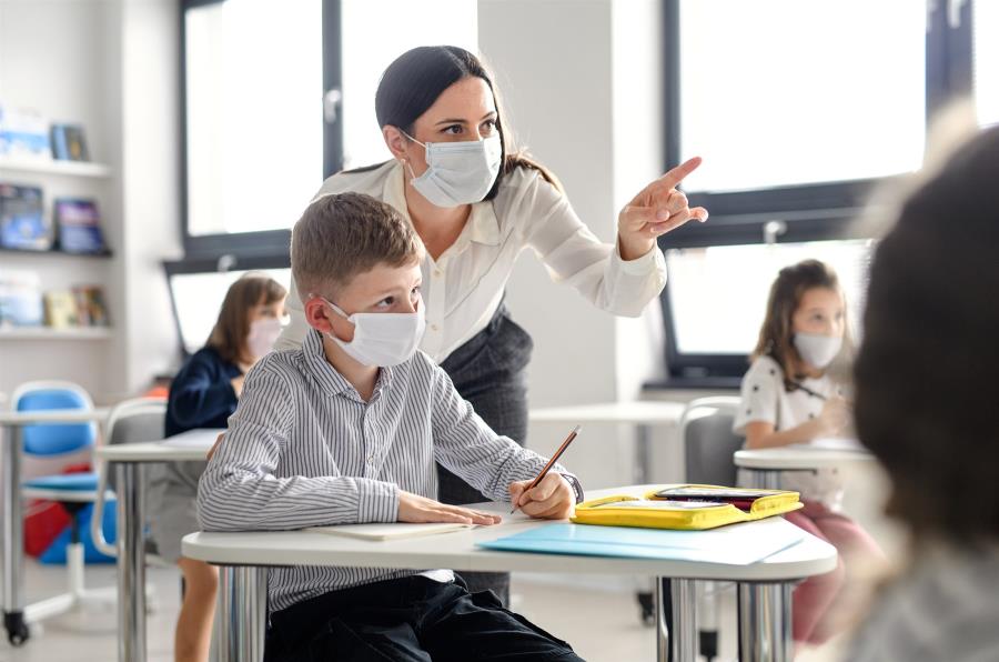 Καταγγελία: Γονείς απειλούν δασκάλους, καθηγητές και στέλνουν εξώδικα για τις μάσκες!