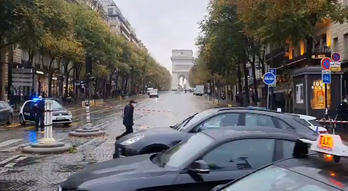 Συναγερμός στο Παρίσι από πληροφορίες για βόμβα στην αψίδα του Θριάμβου
