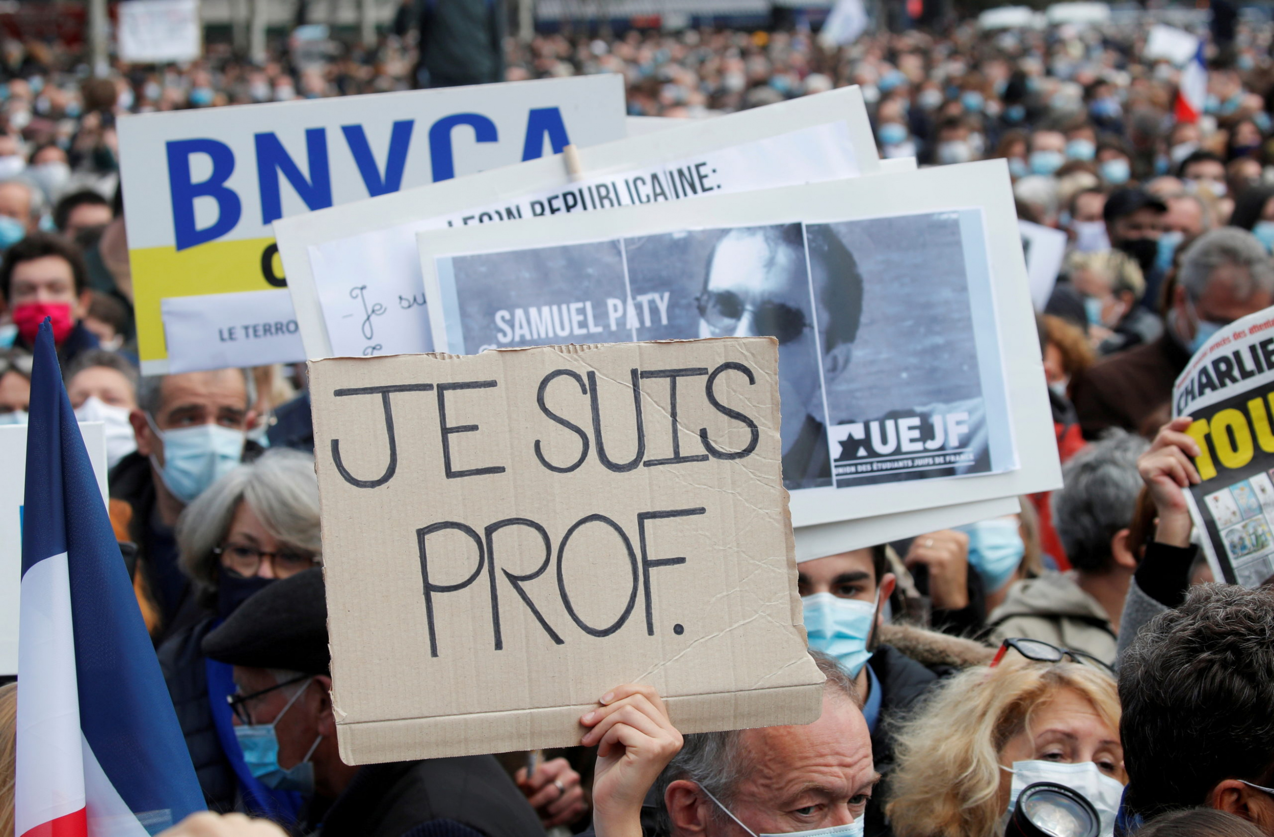 Γαλλία: Διώξεις εις βάρος άλλων τεσσάρων μαθητών για τη δολοφονία του καθηγητή Σαμουέλ Πατί