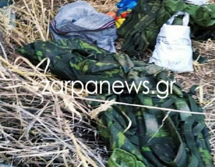 Κρήτη: Σακίδια με στρατιωτικό υλικό βρέθηκαν κρυμμένα σε δάσος (φωτό)