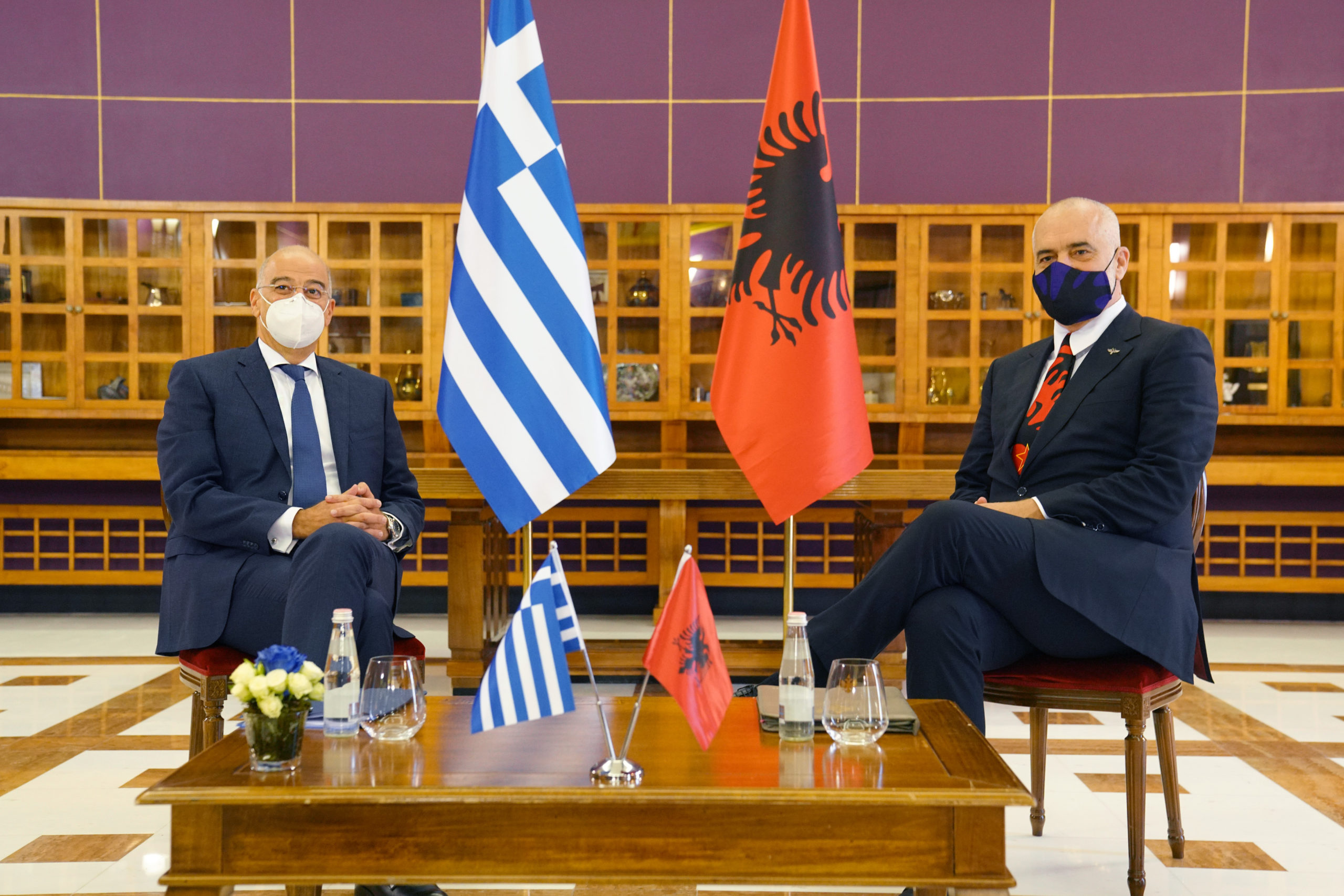 Ελλάδα-Αλβανία συμφώνησαν να πάνε στη Χάγη για τις θαλάσσιες ζώνες
