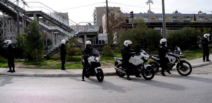 Συναγερμός: Συνελήφθησαν 3 Τούρκοι με πλαστές Ελληνικές ταυτότητες & στρατιωτικές ταυτότητες