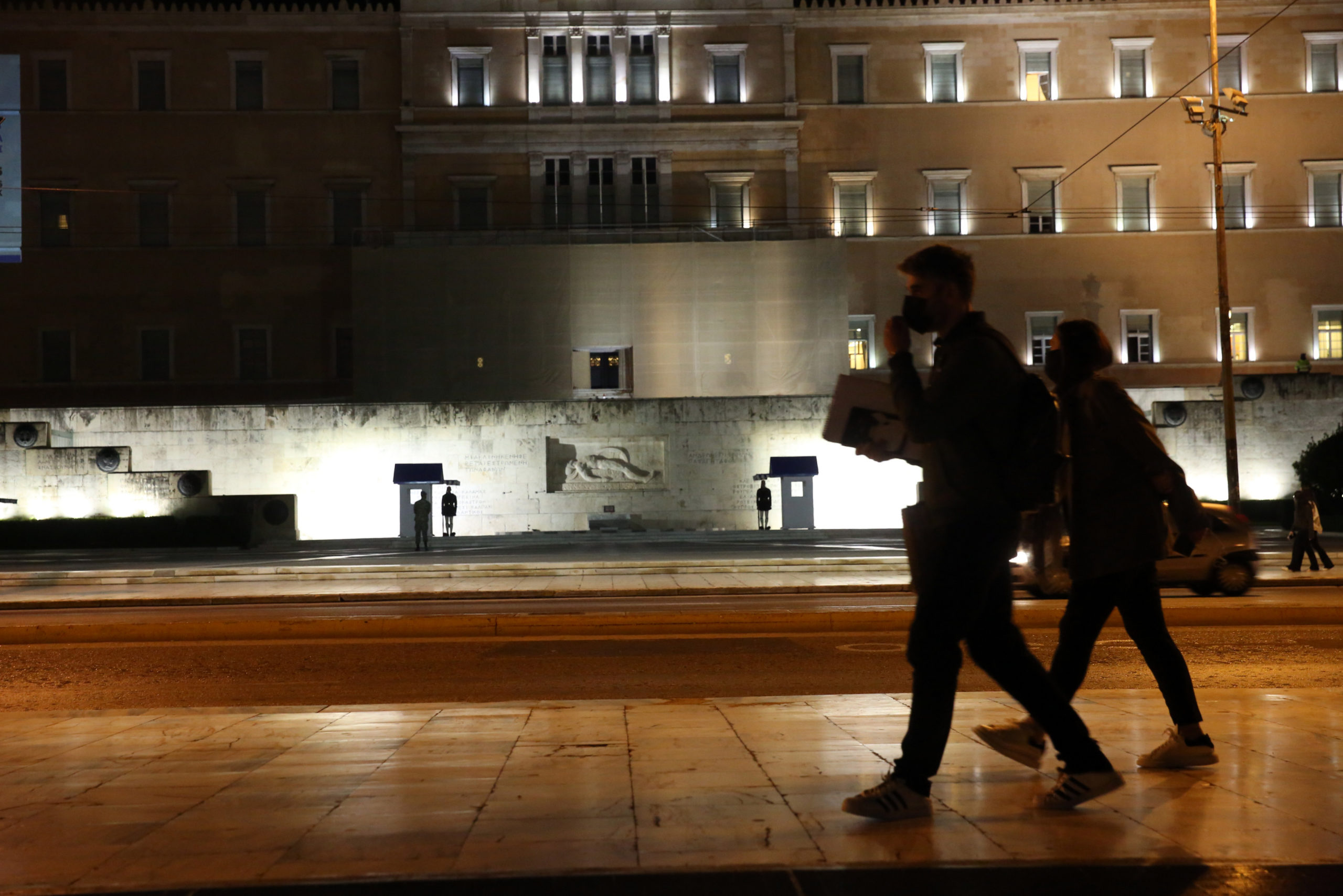 Περιορισμός στις μετακινήσεις: Αυστηροί έλεγχοι - Πόλη φάντασμα η Αθήνα