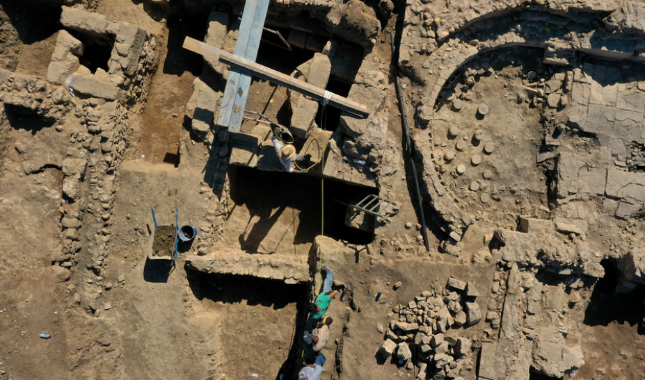 Μυτιλήνη: Δείτε τα κτίσματα που ανακαλύφθηκαν σε αρχαιολογική ανασκαφή στην Αρχαία Άντισσα [vid's]