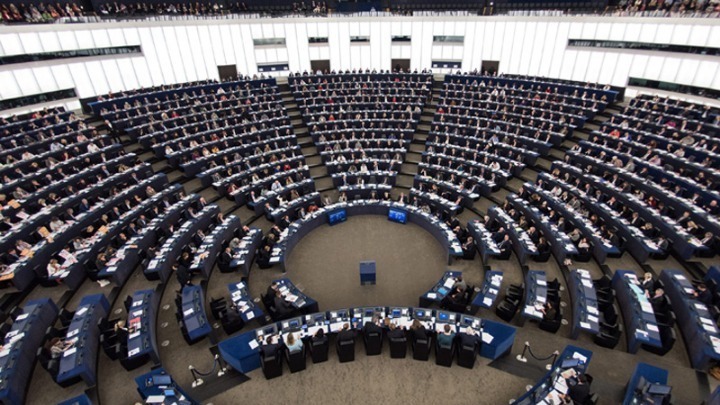 Ευρωκοινοβούλιο: "Η ελευθερία των μέσων ενημέρωσης στην Ευρώπη βρίσκεται σε υποχώρηση"